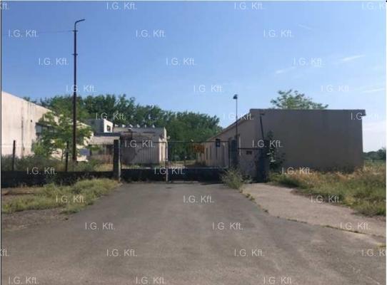 Eladó Műhely Raktár Telephely Autópálya mellett Bács-Kiskun Kecskemét 151000000